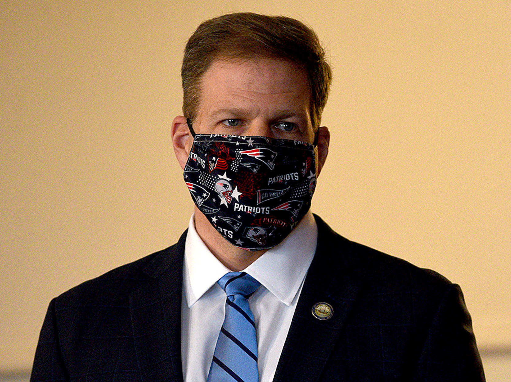 Gov. Sununu in a mask